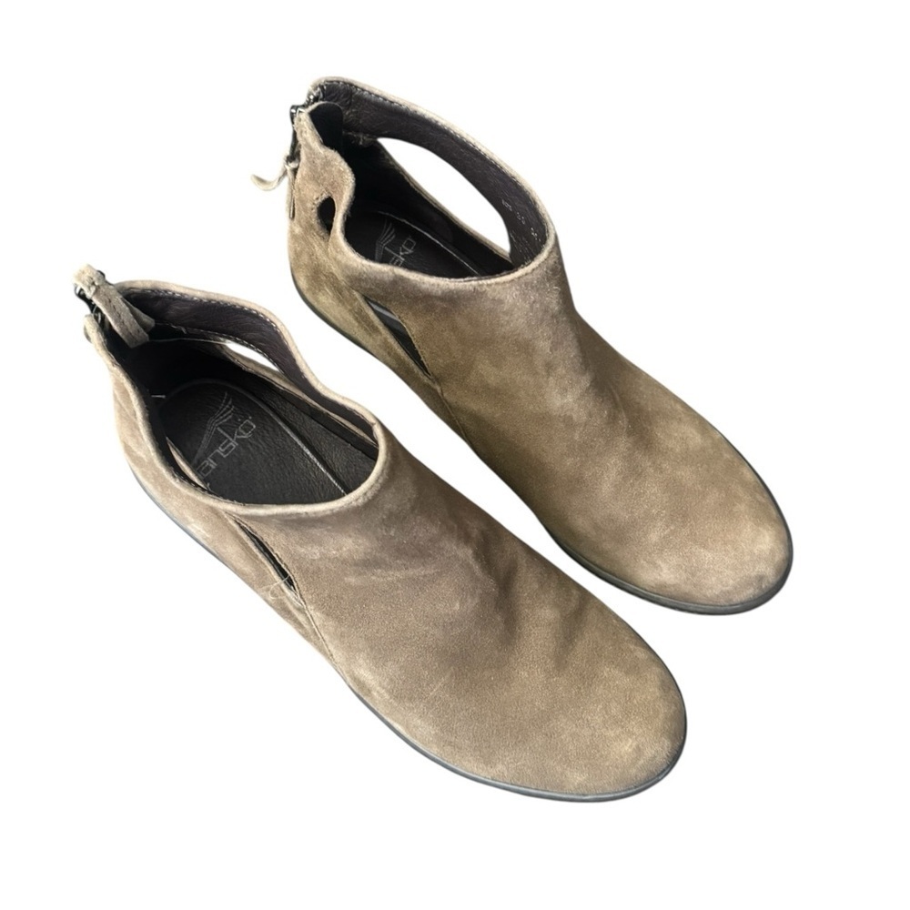 Dansko Bonita Cut Out Suede Ankle Boots in the color taupe Size 39 or 8.5-9